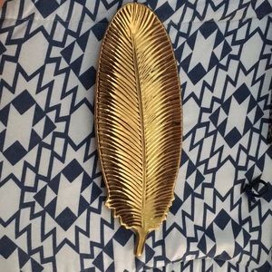 Gold leaf jewelry holder